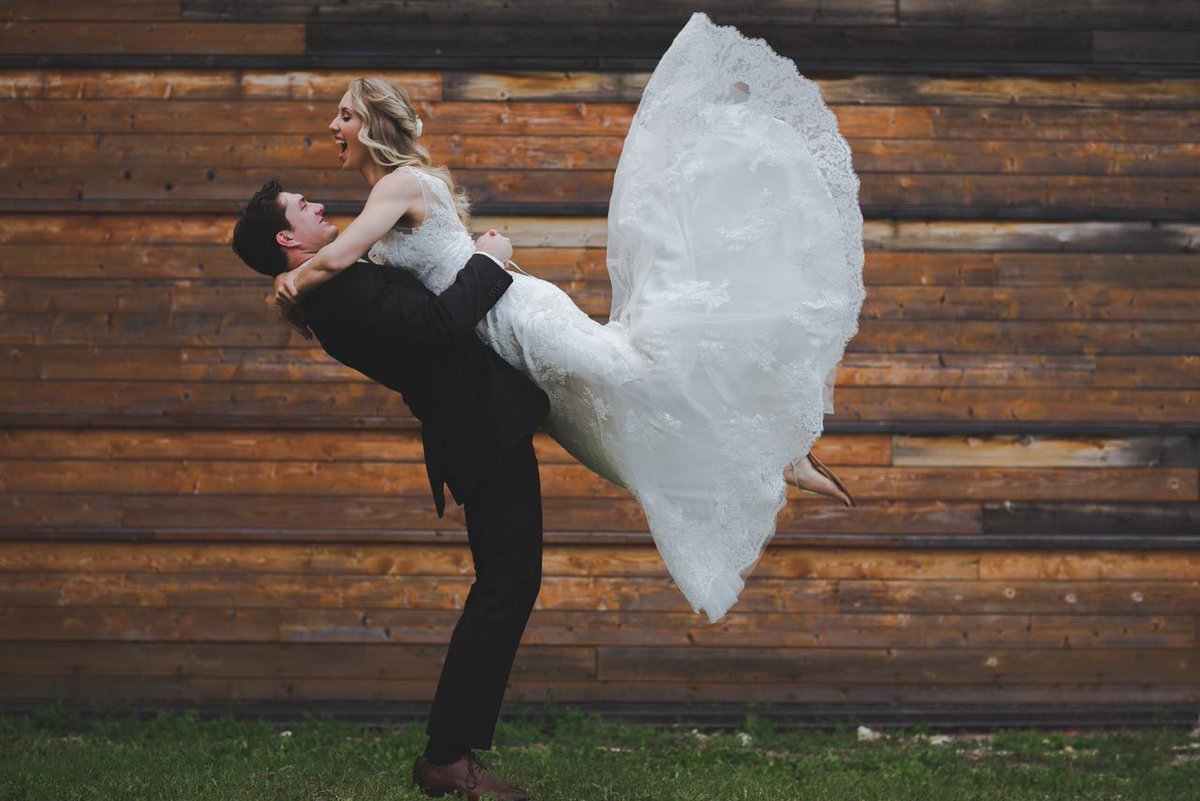 theknotspot's tweet photo. Plan your wedding easier than ever before with the Knotspot App.

#prairieglow

https://t.co/T7PpJzp5Fo https://t.co/xVabaw0FyB