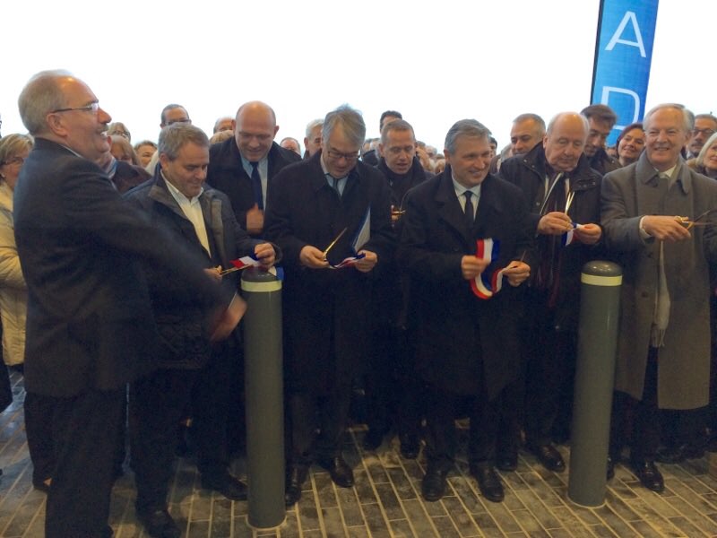 departement59's tweet photo. Inauguration aujourd'hui du Centre Aquatique Sourcéane de la @Douaisis_Agglo en présence de @JrLecerf et @christianpoiret. https://t.co/jNBQwmExWq