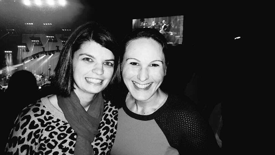 abbs113's tweet photo. Last Friday night. Can't wait to do it again next year. 🎤🎄👯🎅🏼 #NASHmiracle #ICONmiracle #miracleonbroadway https://t.co/Gnm7i9Mc76