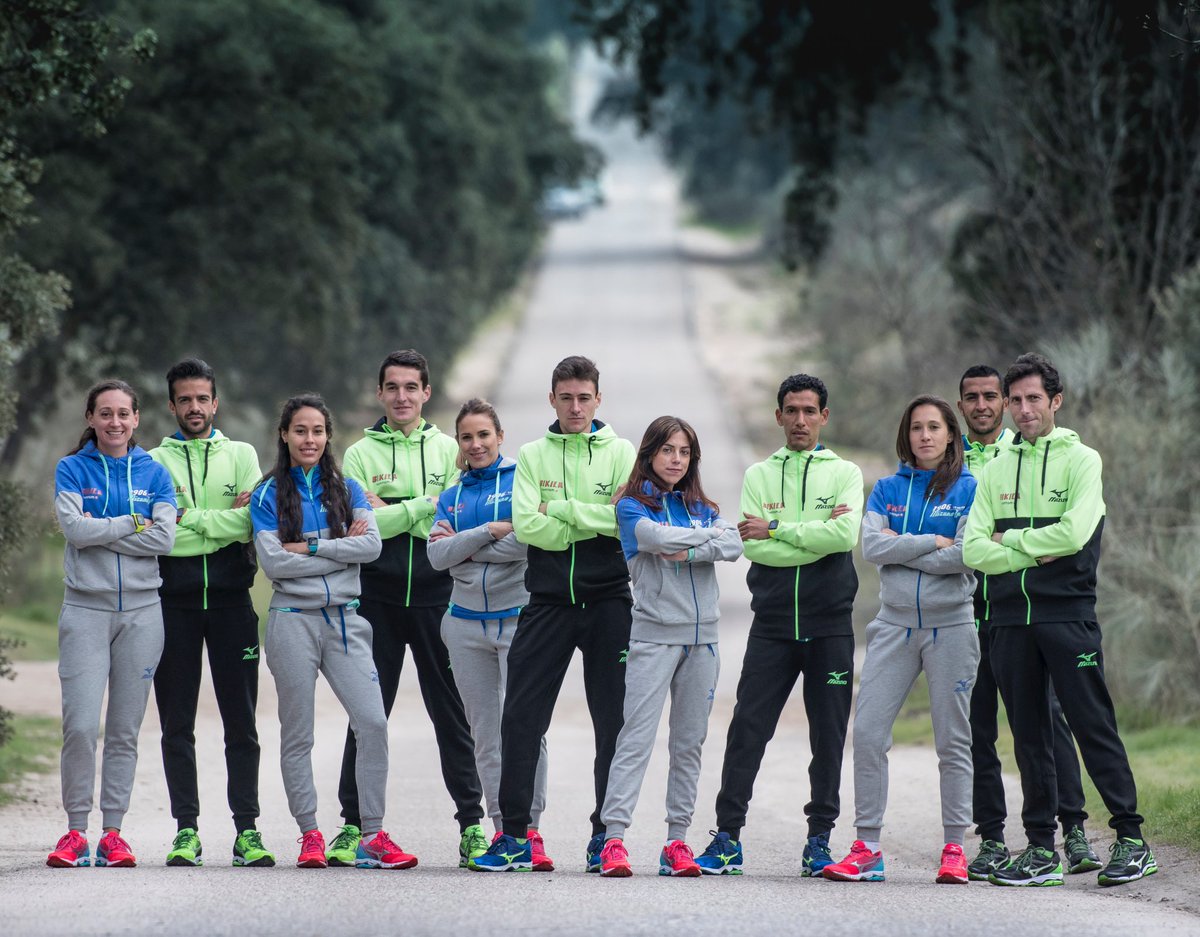 Algo único, diferente, mágico... algo así es lo q sentimos cuando nos juntamos. 
Gracias atletas por hacernos amar este deporte!!