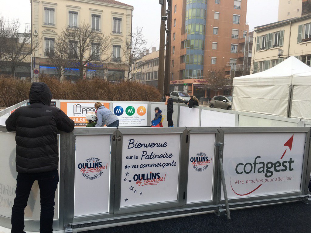 Groupe_Cofagest's tweet photo. Cofagest, partenaire des commerçants d'Oullins pour offrir une patinoire aux enfants #OullinsOfCourse #Noël ❤️ https://t.co/Ma9idrzNyv