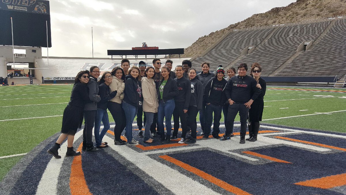 EDHS_CHOIR's tweet photo. Catch The El Dorado Choir at the UTEP Sunbowl #Allstar2016 #Aztechempire #UTEP https://t.co/zPy4tNbuIK
