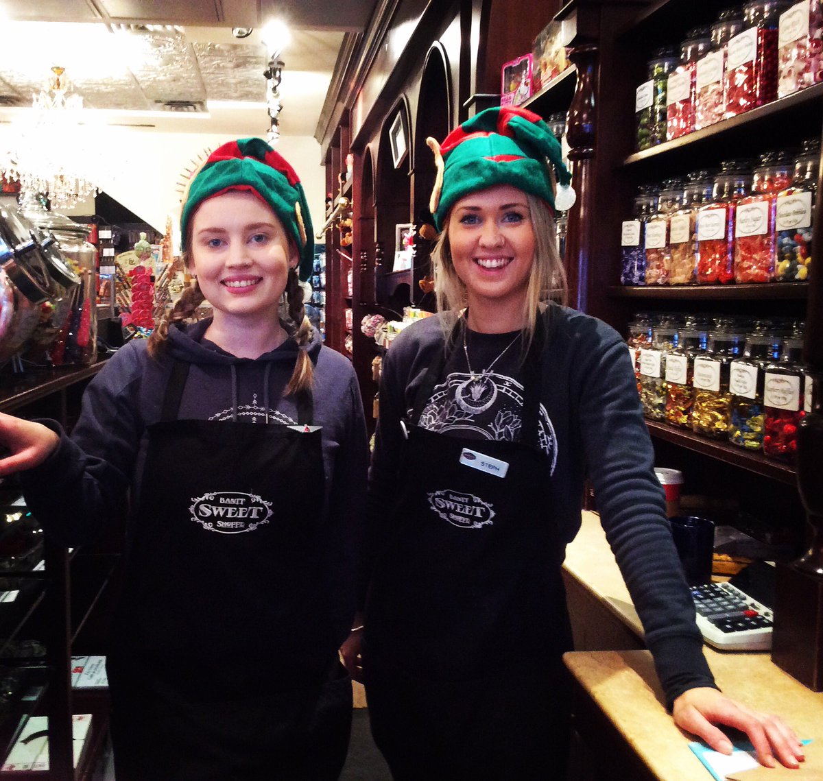 BanffSweets's tweet image. Come and see our cute little elves &amp;amp; pick up some yummy Christmas Treats this weekend🍬🍭🍫#banffsweetshoppe #merryxmas