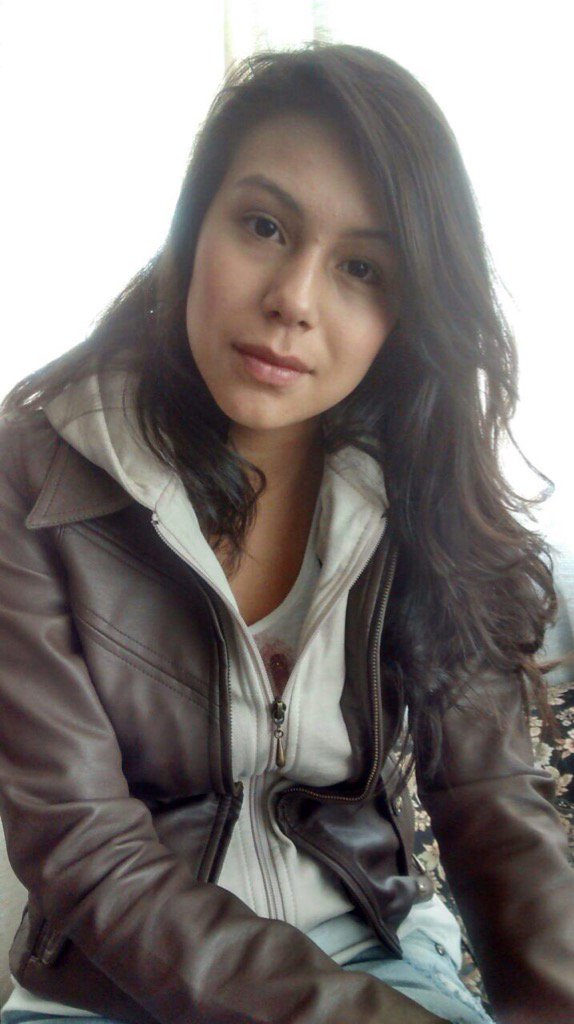 Valentina Santamaría Ramírez, 17 años. Vive en Barrio Brasilia de Bosa. Está desaparecida desde hace 3 dias. Favor RT