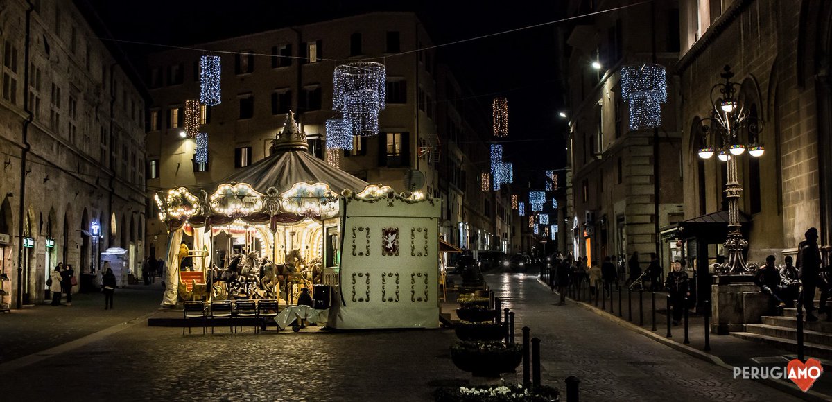 non è #natale a #perugia senza la #giostra ! <a href="/EnjoyPerugia/">Enjoy Perugia</a>  <a href="/CulturaComPg/">CulturaComunePerugia</a>