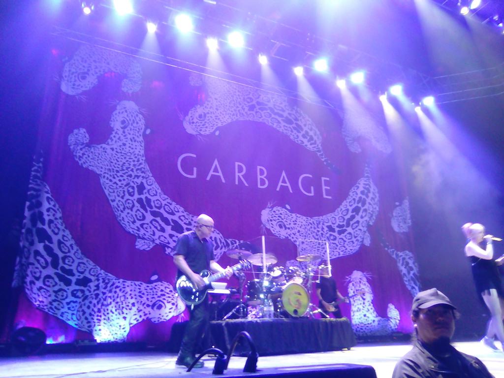 #GarbageChile tweet media