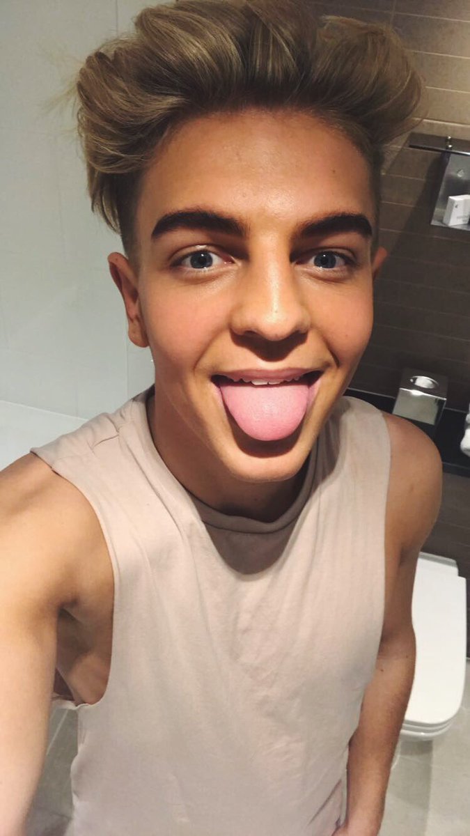 FreddyParker98's tweet photo. Happy 👅 https://t.co/iA7hFgrYrj