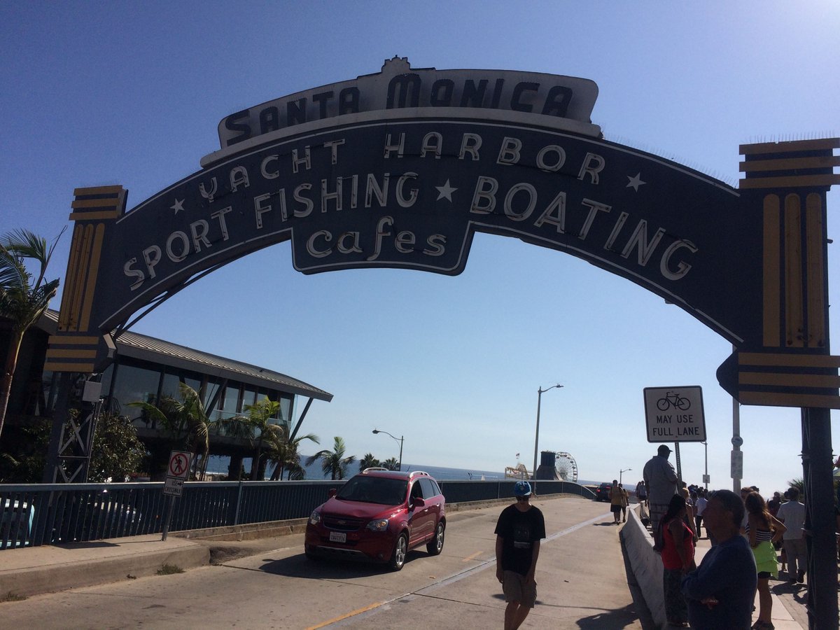 vroozi's tweet photo. Hosted right in the epicenter of #SiliconBeach, #LATechSummit promises to connect startups, investors https://t.co/abUojAdydq https://t.co/UKAFPZkxfH