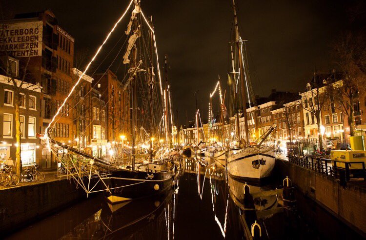 Chapeau voor organisatie 10e editie #wwv16 <a href="/winterwelvaart/">WinterWelVaart</a> &amp; @NSMGroningen De kades Hoge, Lage en Kleine der A worden bijna te klein