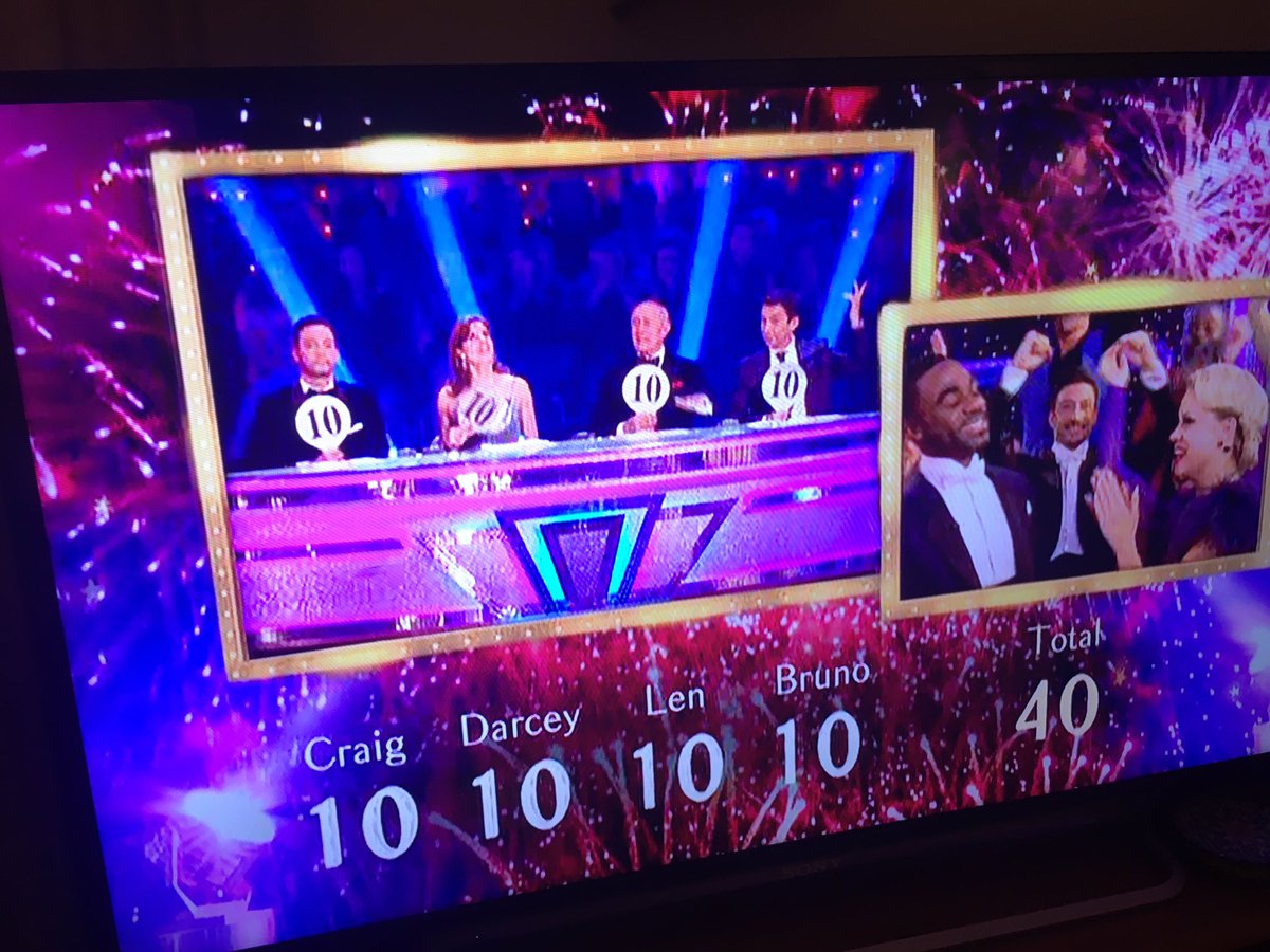 GordonGlenister's tweet photo. #StrictlyFinal amazing show dance from Ore. #maximumscore https://t.co/RnjxnZnhHr
