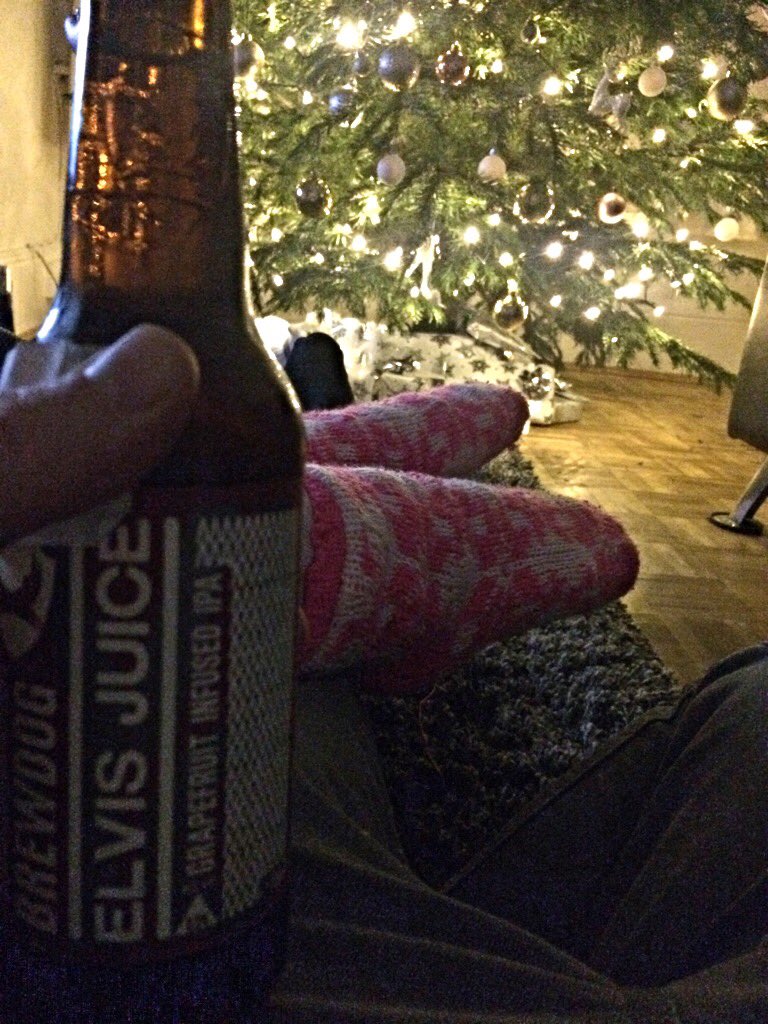 13 shows, 3 gigs in 6 days. Time to finally crack this bad boy <a href="/JoshHaberfield/">Josh Haberfield</a>. Thanks for tonight's gig <a href="/custom_i_sing/">Custom-I-Sing</a> @theLoungeBiggle x