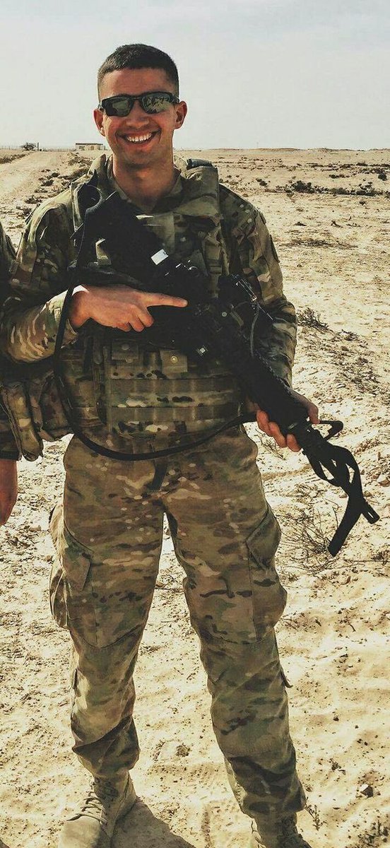 alyssa_freshhh's tweet image. 😍😍😍 he needs to hurry up and come home #SadArmyWife #7Down #3ishToGo