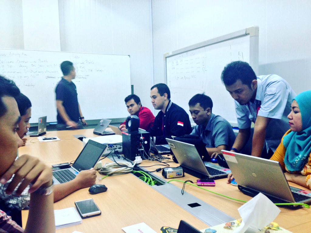StevanyIFW's tweet photo. Final meeting &amp; check-list... #NISTEC #NISAC #NDSEC 2016 #Nissan College #IFW® #IndonesiaForTheWorld® ♡ƪ ( ◠ ε ◠ ) ʃ https://t.co/TM6Pk7IMrF