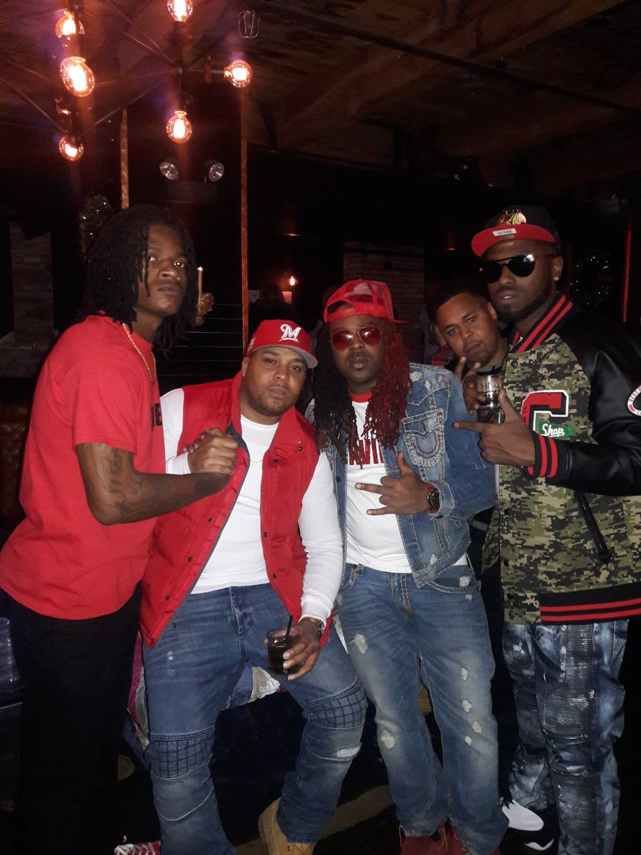 ZPURIFOY's tweet photo. @BBoiFresh turn up https://t.co/QEp7LdrgJX