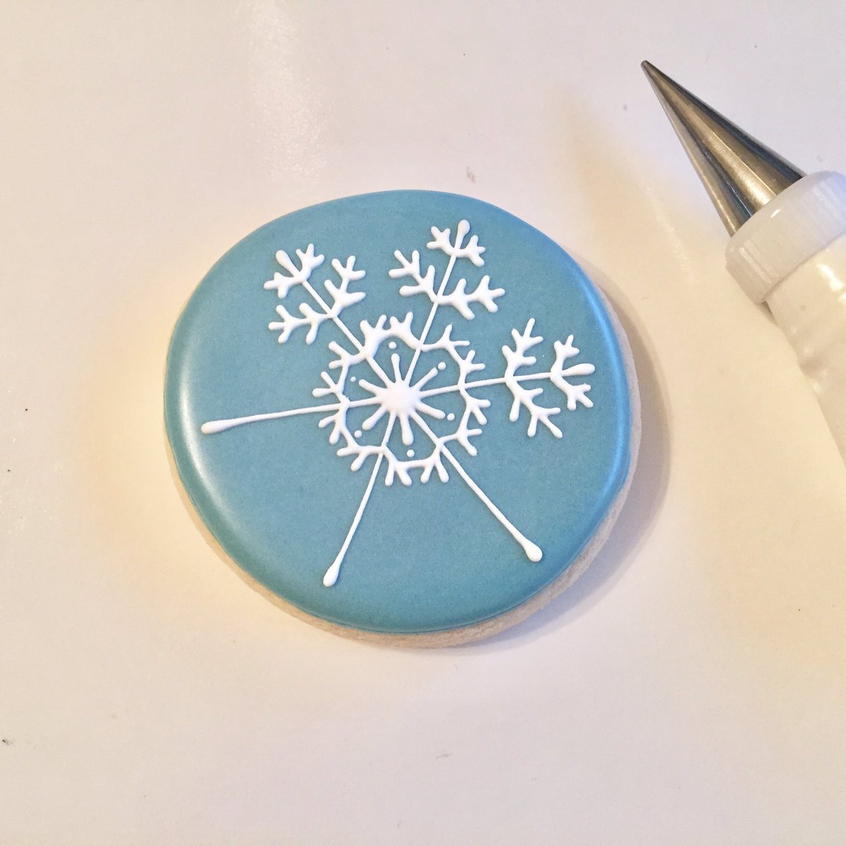 localtartbakery's tweet photo. Making snowflakes! Perfect for this #snowday ❄️☃️ https://t.co/nNx9gKZicI