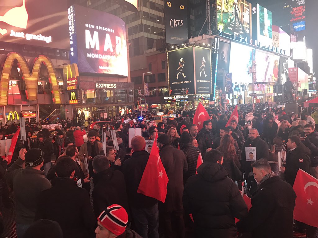 ourtasc's tweet photo. We're in Time Square for Turkey !!! #StandTogether #standwithTurkey https://t.co/ixkaNmAtjZ