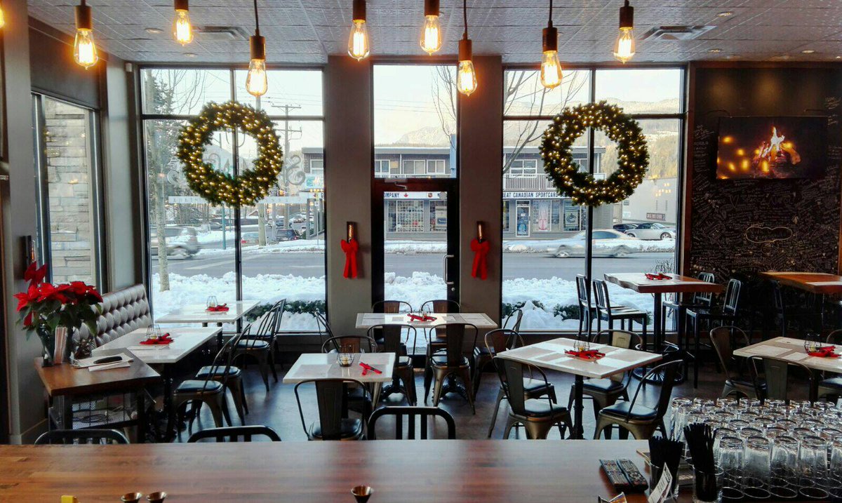 Christmas is in the air !
Spend this wonderful evening with us at SpaccaNapoli!