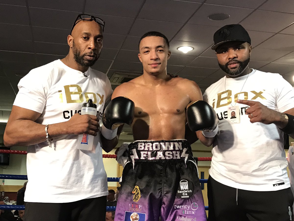 iboxcustomise's tweet photo. Shoutout to @zelfaflash @ellveay and @Manlikemarcel on winning and repping #iBoxCustomise tonight in Newcastle @BlackFlashPromo β‘οΈβ‘οΈβ‘οΈππΎππΎππΎ https://t.co/fbiHQMRqsp