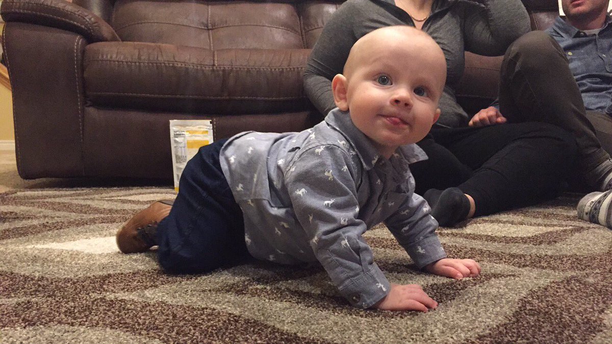 _haileyolsen's tweet image. i had to..my little bub started crawling! &amp;amp; look at his outfit😍