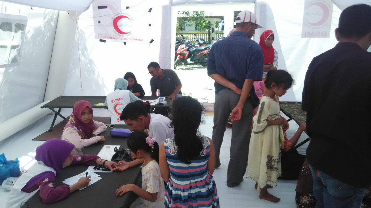 DPN_BSMI's tweet photo. Suasana siang ini di Rumah Sakit Lapangan (RSL) BSMI, selalu ramai dan antusias didatangi warga #BSMIPeduliAceh https://t.co/PXA4IypBla