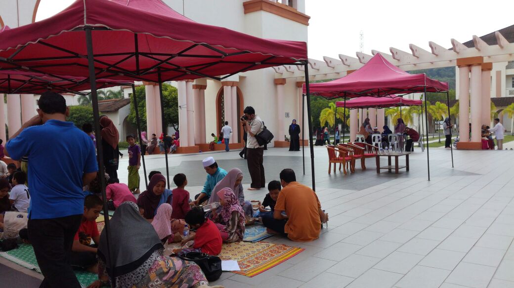 palskuis_'s tweet photo. Ibu bapa dan adik-adik disediakan sarapan. Makan duluuuu! 😋

#sunathon
#pals
#pow
#respect https://t.co/JMCPCluyS3