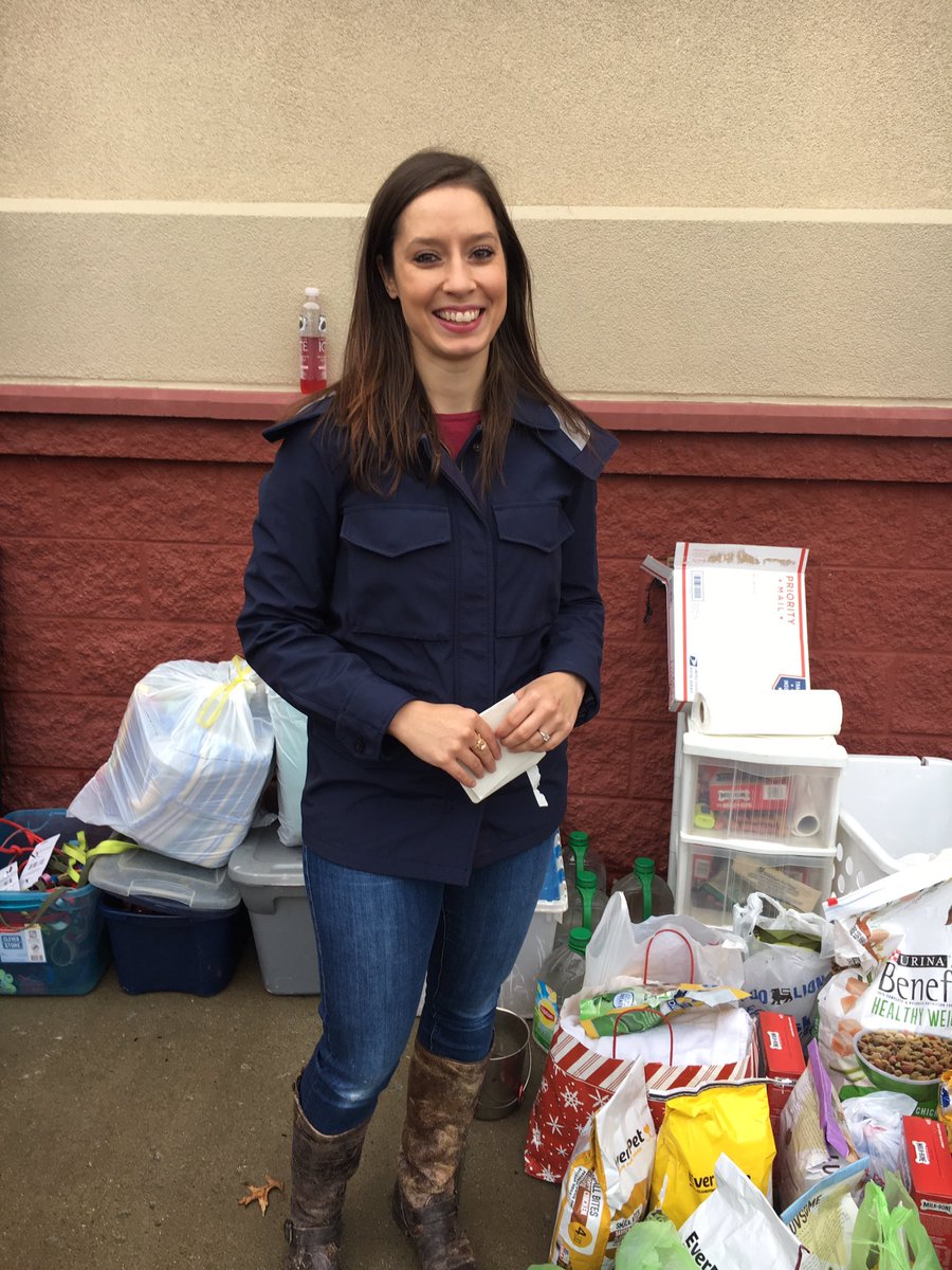 TNProverbs1210's tweet photo. Adopter Lianne Dent dropped by with her annual $ and food, etc. donations. We have the best adopters. #ProverbsFamily https://t.co/h5dVvY9Iy4