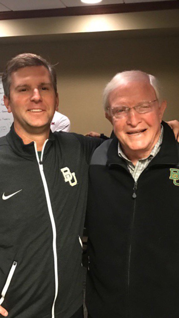 coachdwetzel's tweet photo. Great to see my college coach:the legendary Grant Teaff at the office. Awesome man who loves Baylor.#BigPlay BU https://t.co/YGdF1Ibbkm