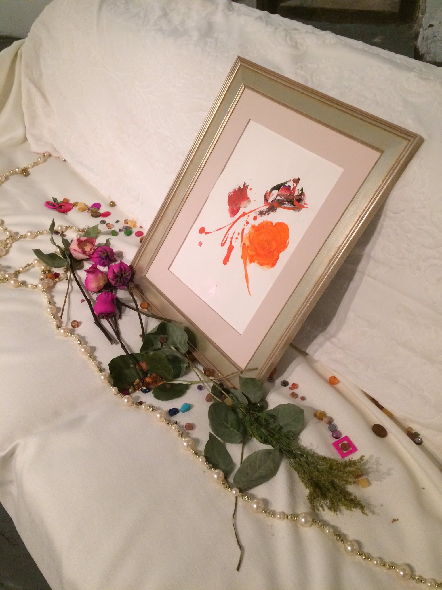 しんコロ しゃべるねこ しおちゃん 葵清蓮の個展 レセプション盛況でした 24日までbrooklyn Beauty Fashion Laboにて開催中 しおちゃんが凝視していた金の丸は 日 でその右が 月 で合わせて しんコロ しゃべるねこ しおちゃん 葵清蓮の個展 レセプション盛況でした 24日までbrooklyn Beauty Fashion Laboにて開催中 しおちゃんが凝視していた金の丸は 日 でその右が 月 で合わせて