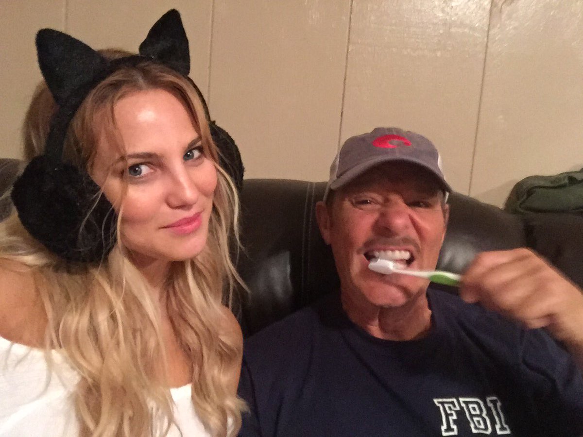 And this is my friend <a href="/chmulkey/">Chris Mulkey</a> #deaduponarrival #doabloodriver #SetLife