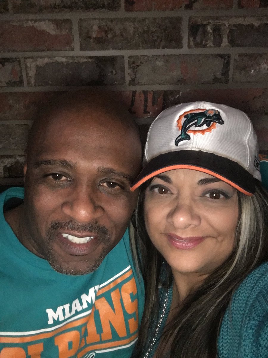 saphinav's tweet image. #FinsUp! Tonight, I am a Dolphins fan!
#MyBabyIsHappy