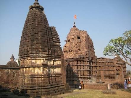 micnewdelhi's tweet photo. Markandi Temple(Gadchiroli)Heritage site.Grp of temples of Markanda Deva.Finest tradition of sculptural &Architectural art #VisitMaharashtra https://t.co/4VVl26panH