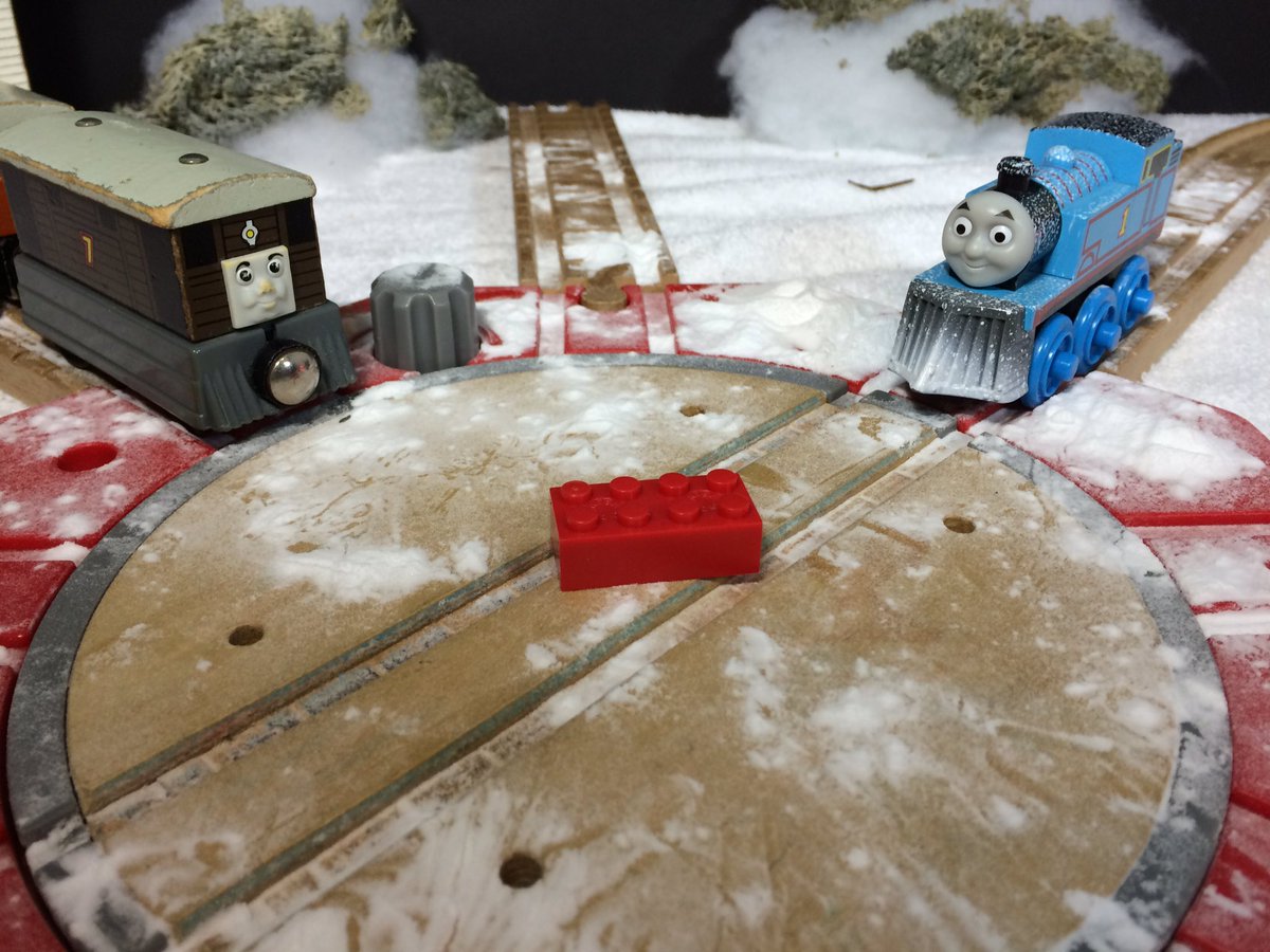 MultiThunder's tweet photo. Don't tell anybody I actually used a Mega Blok for the scene. #CollabTrilogy https://t.co/O1SCCegY5E