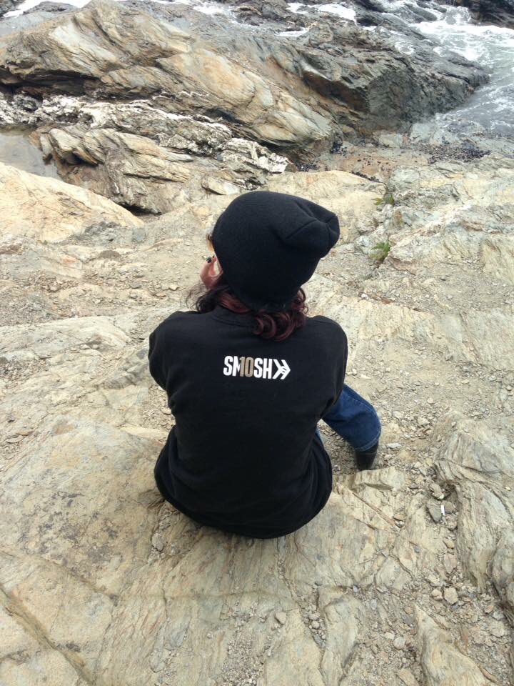 theskyisopaIite's tweet photo. Found this cool pic my mom took of me getting my hipster on π ft. My #Smosh10 sweatshirt @smosh https://t.co/Bbz78zwTKi