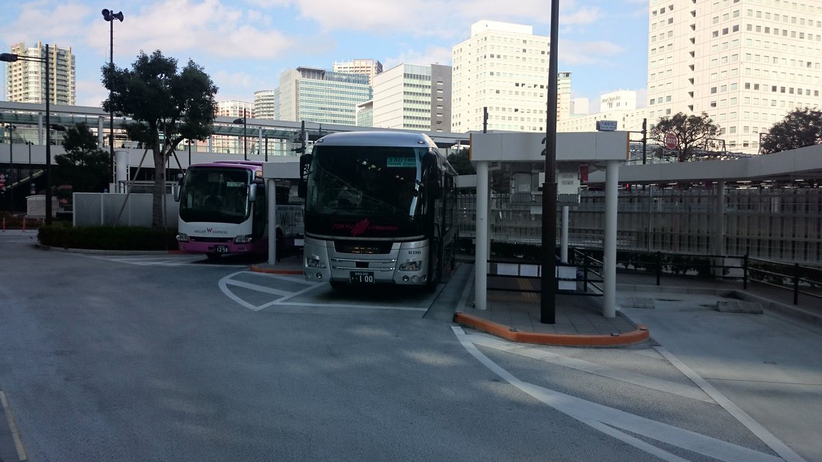 おけら A Twitter 羽田空港 成田空港行きが 大崎駅西口バスターミナルで並びます 0番のりばに 東急トランセ下馬営業所の社用車が停まっており 乗務員交代のようです