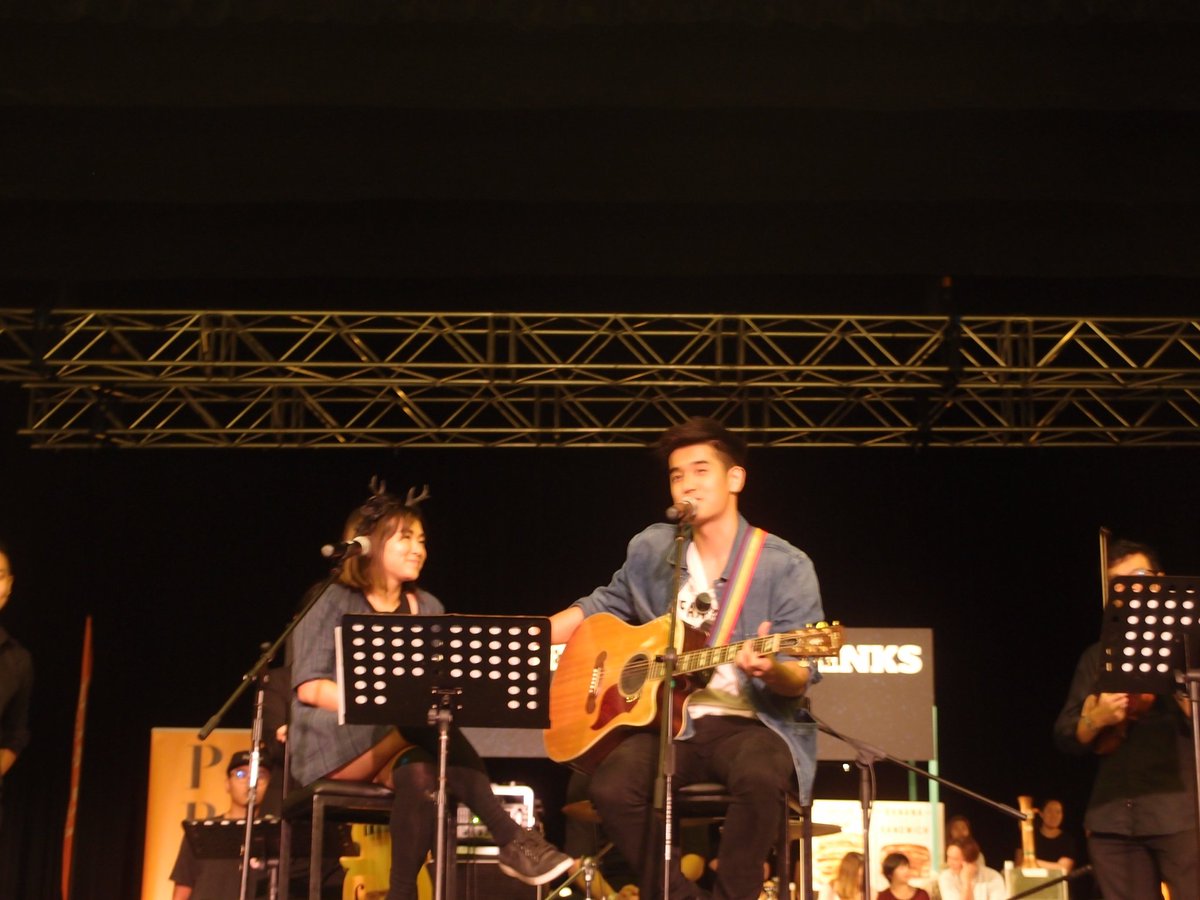 shiqixo's tweet photo. Thank you #scapeinvasion for a night of good music ππ https://t.co/rmBcK3OHKB