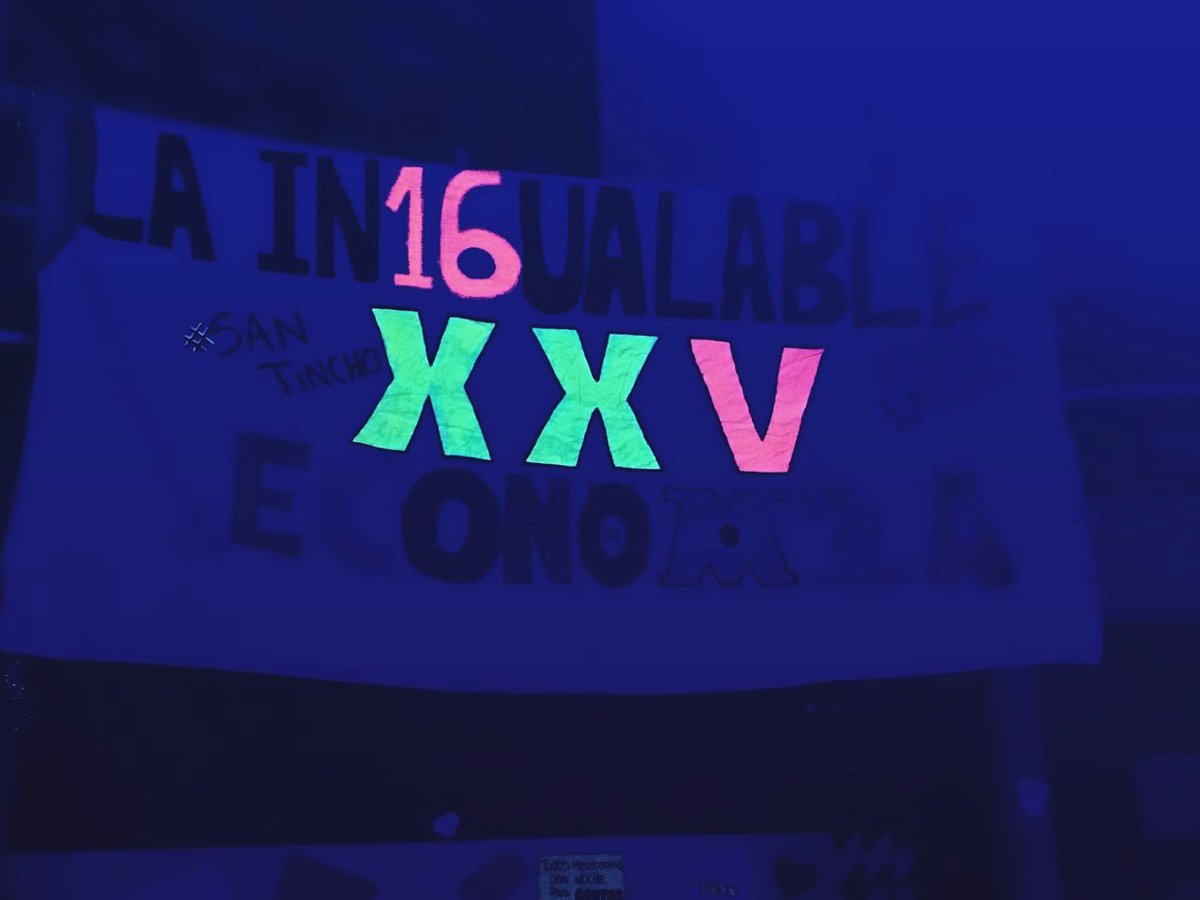 laxxveco's tweet photo. QUE LINDA BANDERA LOCO ILUMINO TODA LA NOCHEEEEEEEE 👏 https://t.co/xdg1TUTxvS