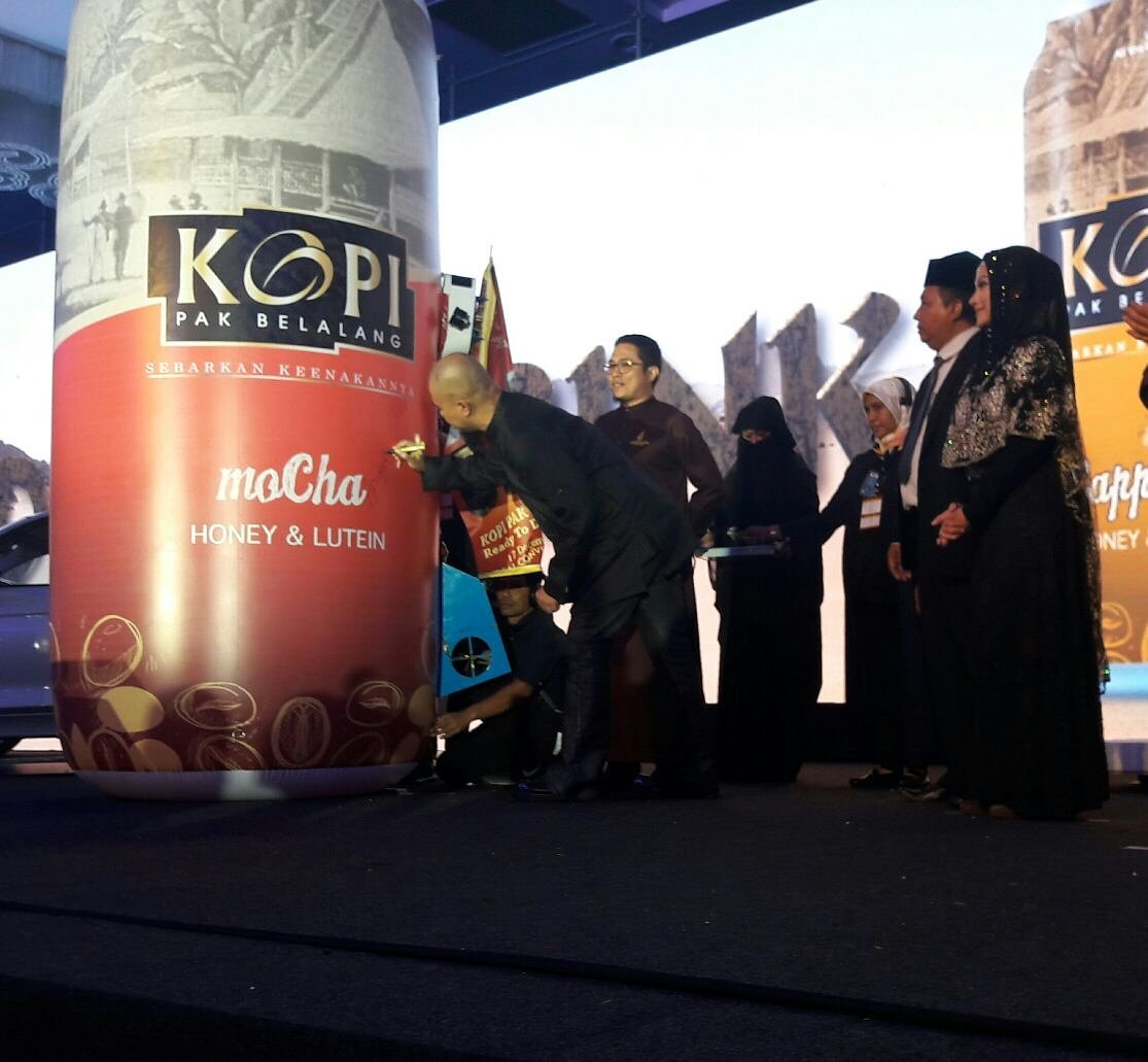 Launching produk terbaru Kopi Pak Belalang RTD (Ready To Drink). Dihasilkan dgn 3 perisa iaitu Capuccino, Mocha &amp; Latte #kpbbukanbiasabiasa