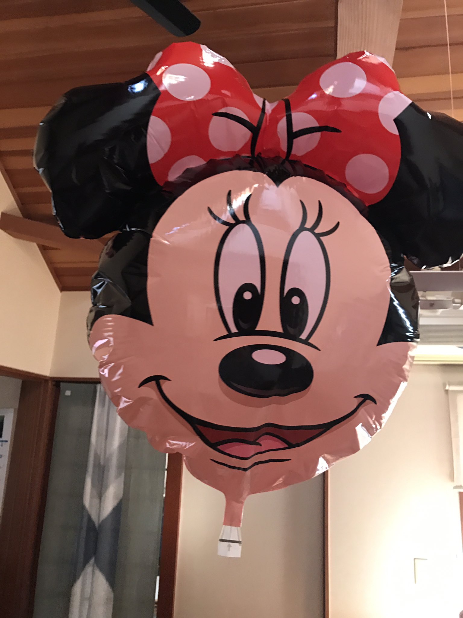 טוויטר Byou בטוויטר ディズニー あれから早1週間が経ちましたが 最終日 娘にねだられて よくある光景 ワールドバザールで見かける風船を購入 まず値段が千円でビックリtdl さすが あと昔良く見た手から離れた風船が屋根に みたいな光景最近みたことないかも 解決 טוויטר Byou בטוויטר ディズニー あれから早1週間が経ちましたが 最終日 娘にねだられて よくある光景 ワールドバザールで見かける風船を購入 まず値段が千円でビックリtdl さすが あと昔良く見た手から離れた風船が屋根に みたいな光景最近みたことないかも 解決