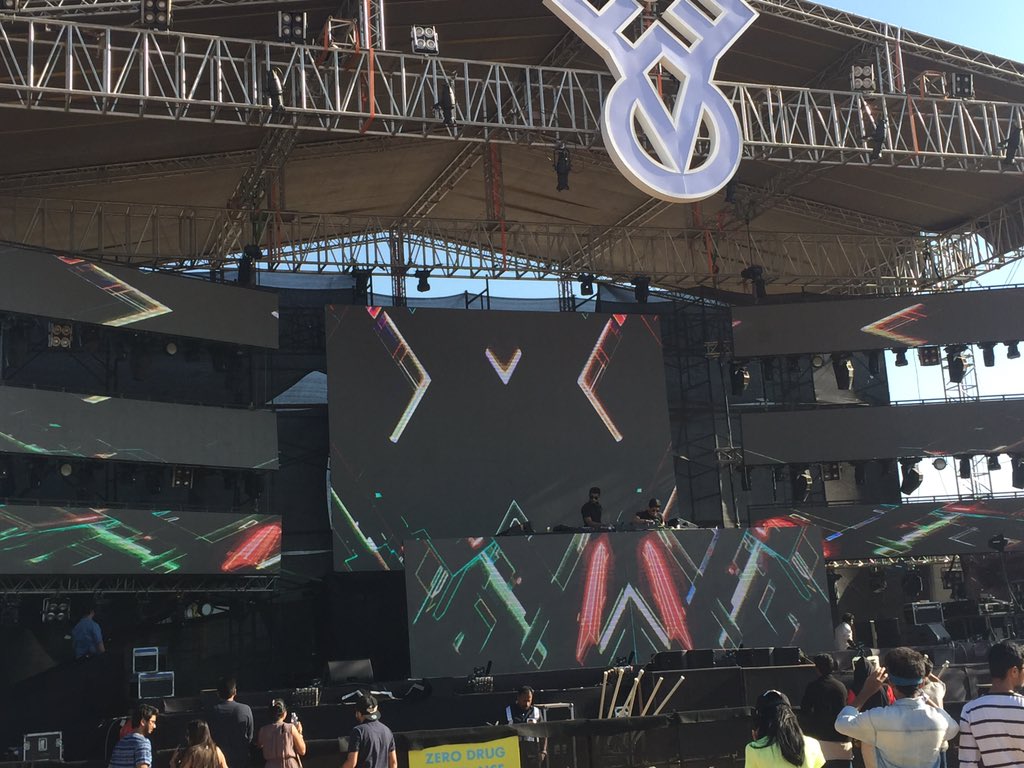 Sherpa_Land's tweet photo. .@Official1and1 have begun proceedings on Day 2 of #AbsolutEVC2016
#JoinTheTribe
@EVCIndia @aamby_valley https://t.co/RBe0Gnve58