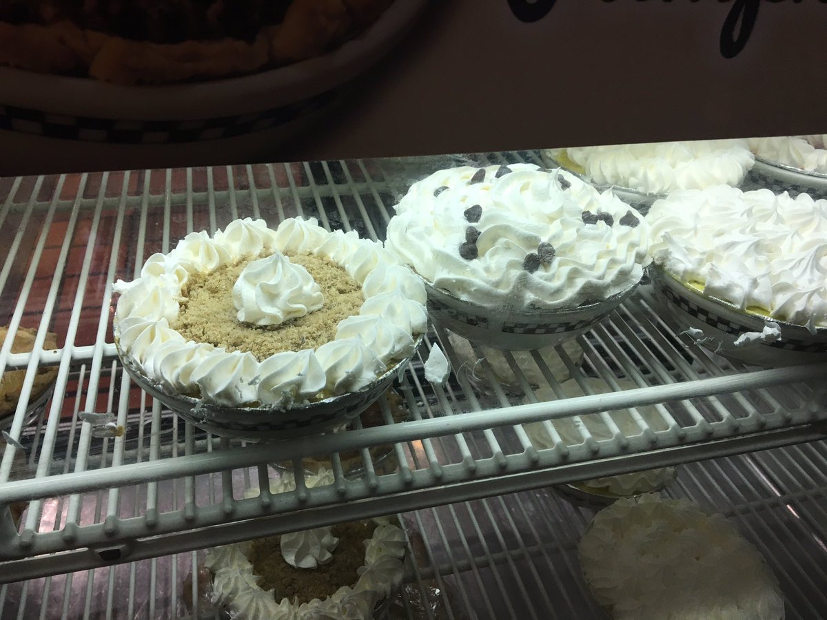KacieBellisch's tweet photo. Arelli and I sent pies to our football boys after the game โคโค #BeNiceBeAKnight https://t.co/4VnzUg1zGp
