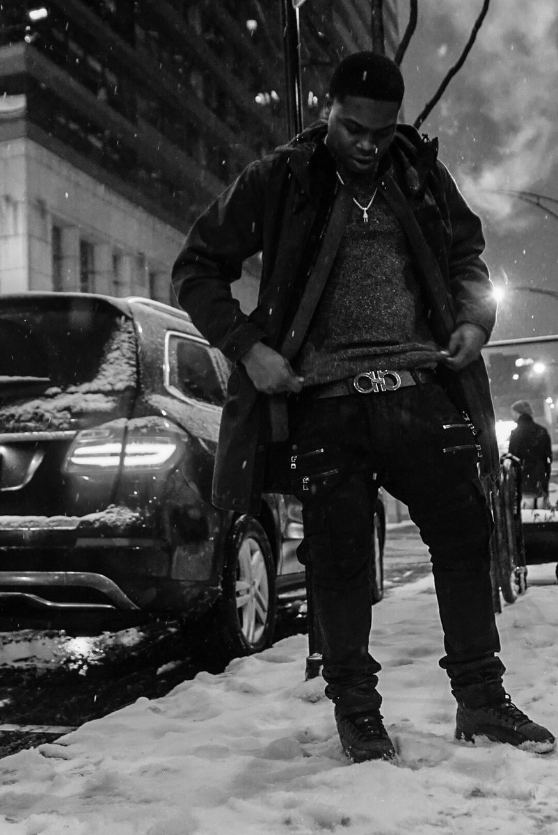 KennyMuney__'s tweet photo. Doing shit ion usually do, Chiraq we OUTCHEA!!! #wholelottaERRTHANG🎱⛄️🌨❄️ https://t.co/pNuwfCMjhf