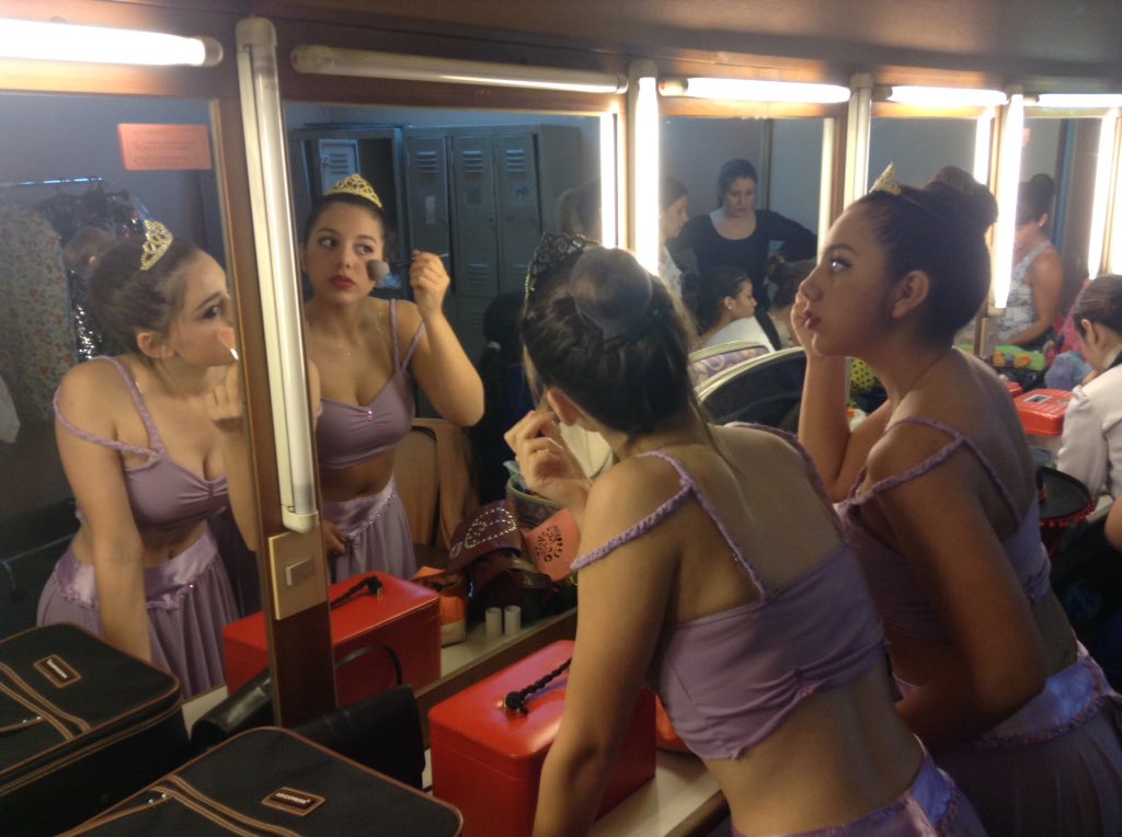 almiroberts's tweet photo. Paso tan rapido 💕 @Valeritisss https://t.co/ygWBnJ2RvH
