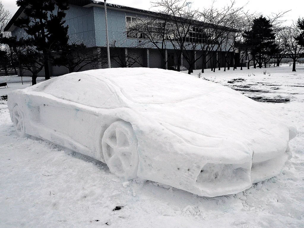 もうそのまま雪まつり出なよｗランボルギーニの雪像を作った大学生ｗｗｗ