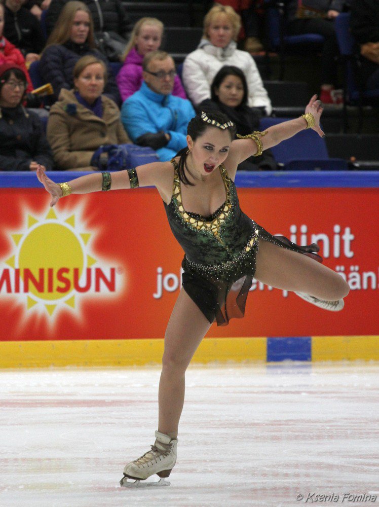 ট ইট র ネオ 3atano リーザのお衣装大図鑑 リーザ史上一番凝っていると思われる クレオパトラ お衣装 昔からシンプルな衣装を好んで着ていたリーザ シニアに上がってからは髪飾り もほぼ付けず 髪型もシンプルに それが髪飾り 腕輪付き