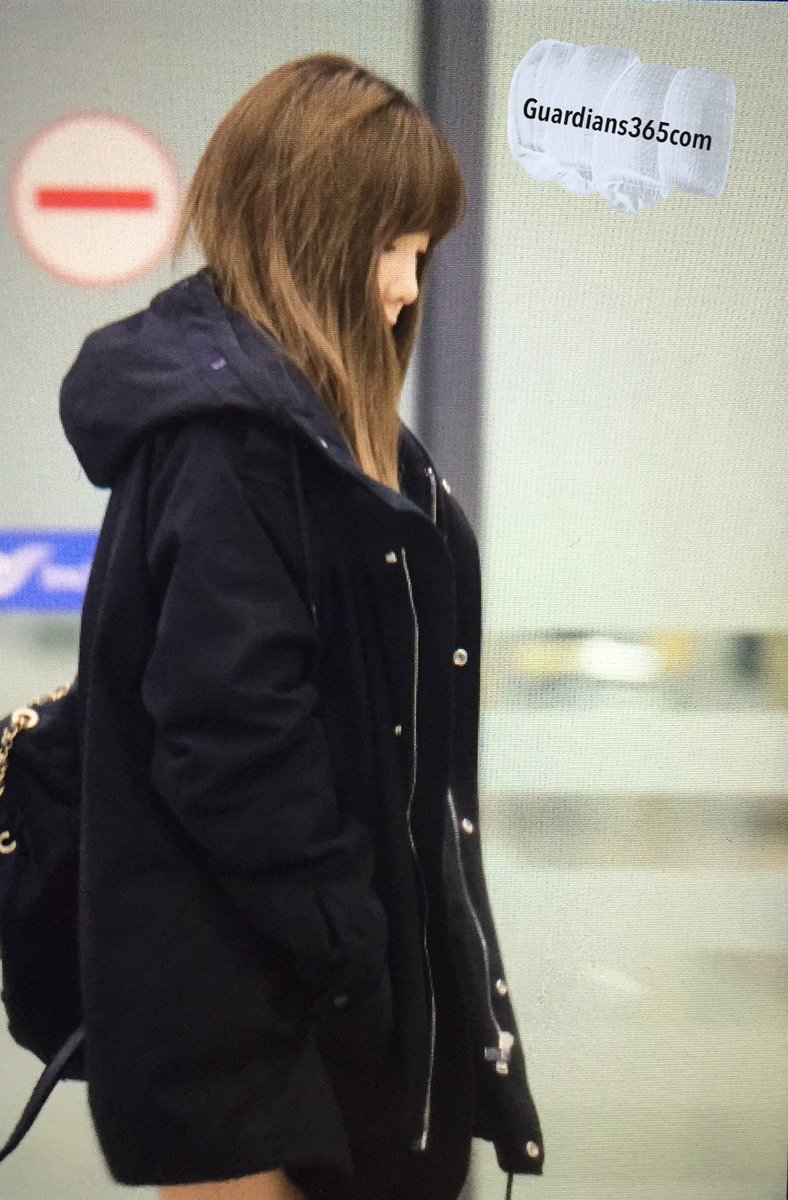 [PIC][18-12-2016]TaeYeon trở về Hàn Quốc vào chiều nay Cz8fyhvVEAATwxG