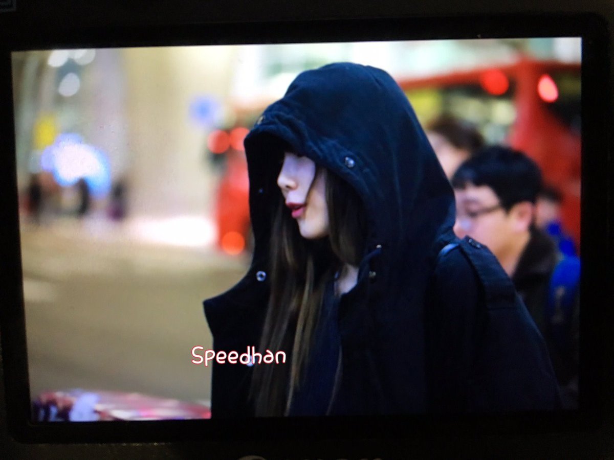 [PIC][18-12-2016]TaeYeon trở về Hàn Quốc vào chiều nay Cz8hSNMUAAAXvcQ