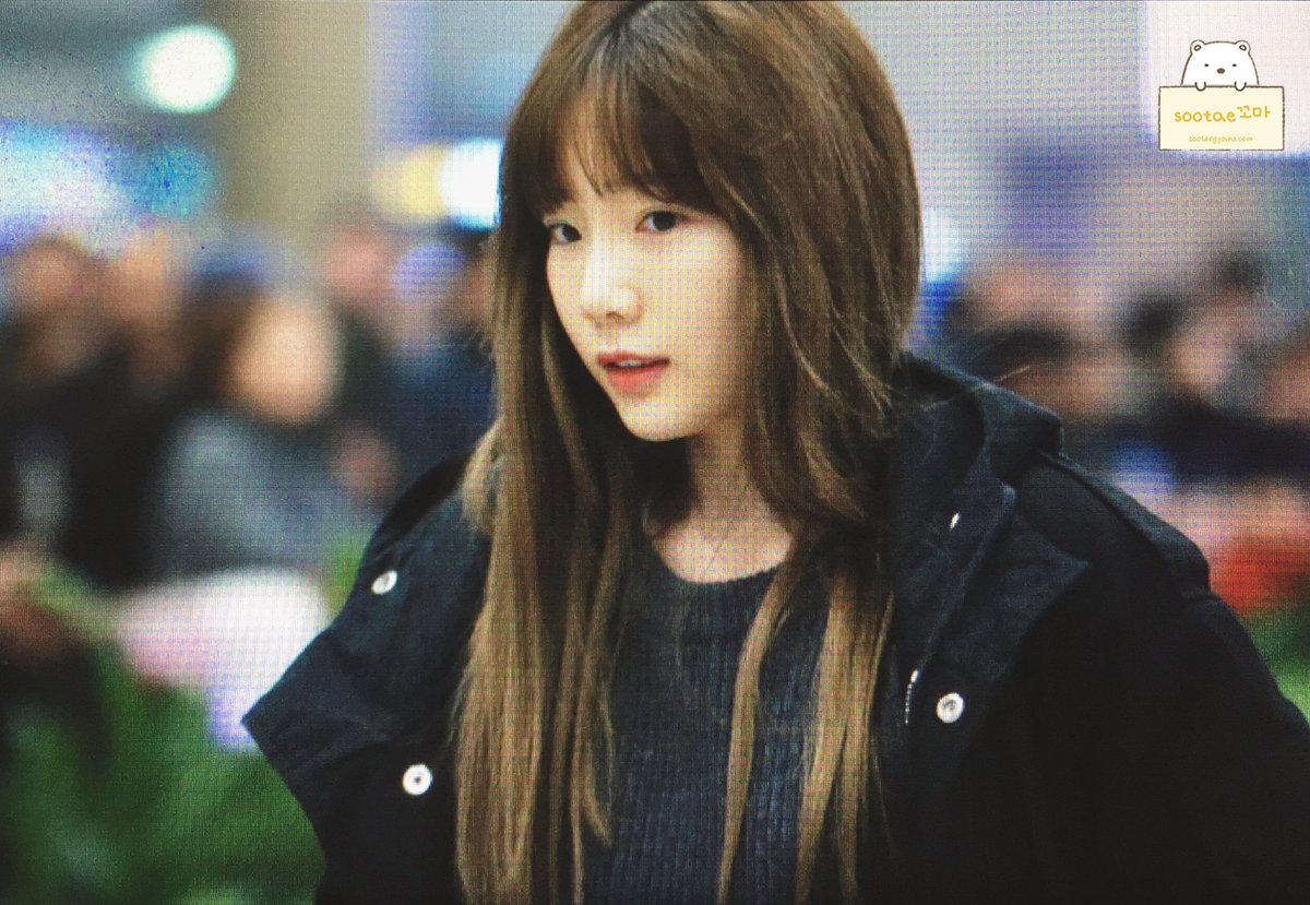 [PIC][18-12-2016]TaeYeon trở về Hàn Quốc vào chiều nay Cz8ibh2UUAALZ4W