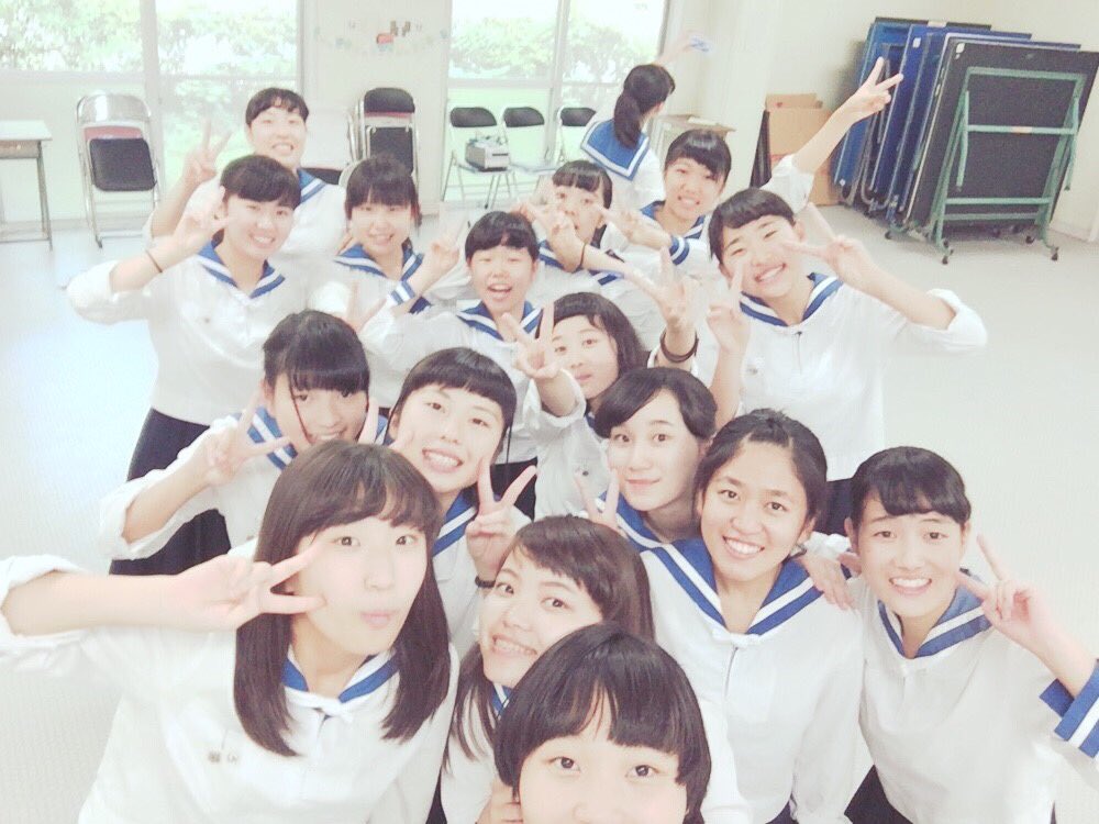 natsu_pini's tweet photo. 明日の昼休みに売店前で校内発表を行います！
曲は２１日水曜日の県大会で披露する「彩」です。
締め太鼓、胴長、大太鼓すべての太鼓に見せ場があるとてもかっこいい曲です！！
ぜひ見に来てください☺️✨

昼休み！！売店前！！
窓からでもいいのでお願いします🙇✨ https://t.co/yEcCbuxu6N