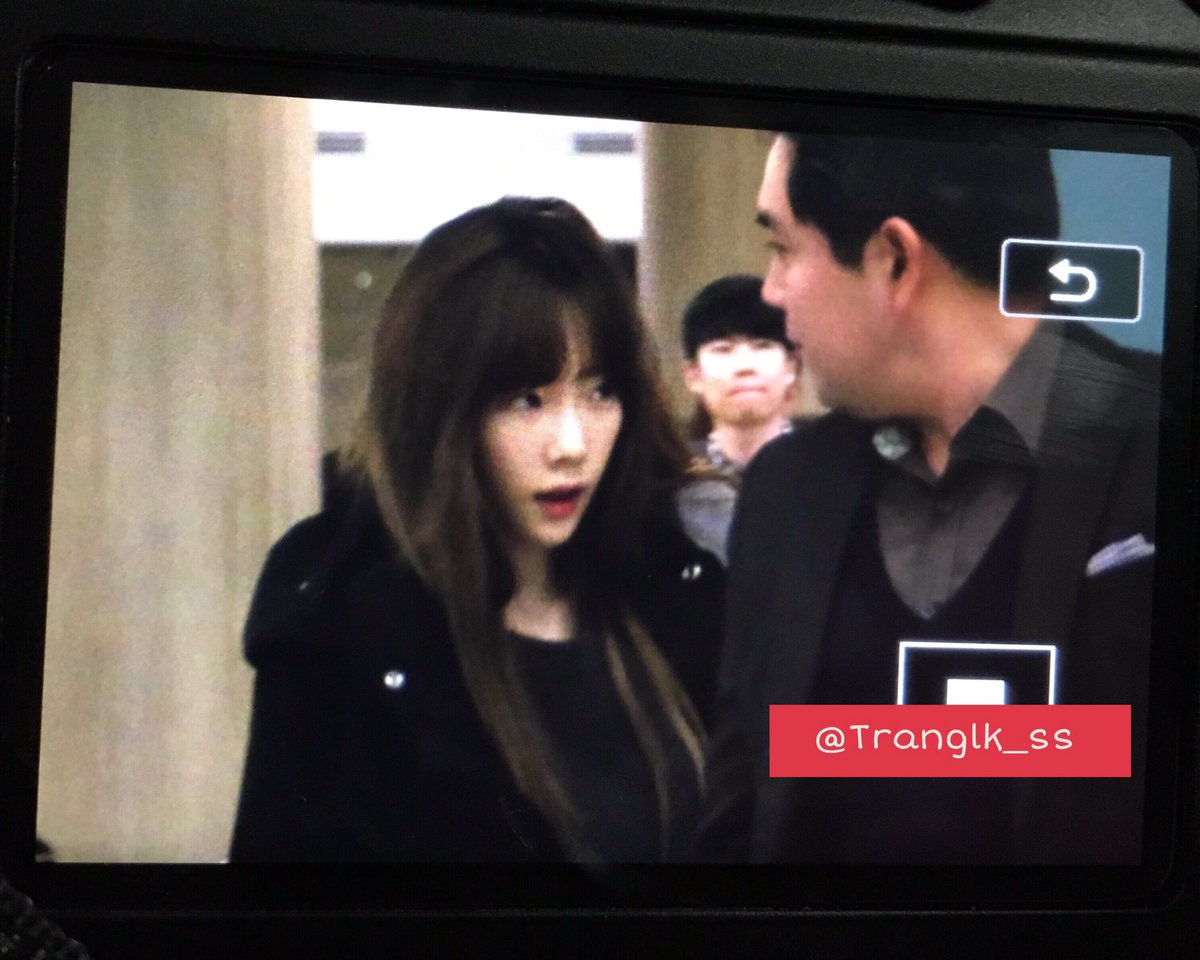 [PIC][18-12-2016]TaeYeon trở về Hàn Quốc vào chiều nay Cz8jfkjVIAELhrU