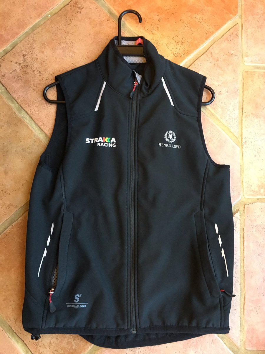 StrakkaRacing's tweet photo. #SantaStrakka has got a small Gilet as used in @FIAWEC this season. RT to #win #giveaway https://t.co/acctzQPuzo